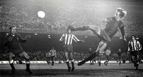 Por este gol apodaron a Cruyff "El Holandés Volador" - Odio Eterno Al Fútbol Moderno