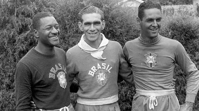 Moacir Barbosa junto a dos compañeros en la concentración de Brasil - Odio Eterno Al Fútbol Moderno