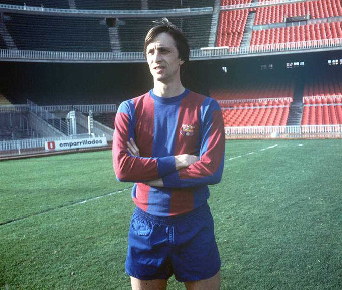 Johan Cruyff durante su etapa como jugador del FC Barcelona  - Odio Eterno Al Fútbol Moderno