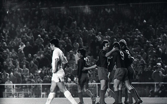 El FC Barcelona ganó 0-5 en el Clásico de 1974 - Odio Eterno Al Fútbol Moderno
