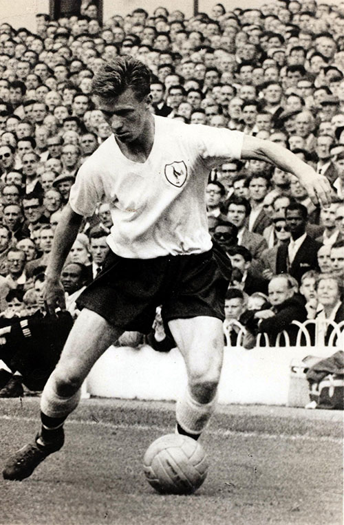 John White en un partido con el Tottenham Hotspur en White Hart Lane - Odio Eterno Al Fútbol Moderno