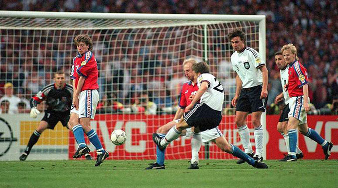 Bierhoff marcó el primer gol de oro en la final de la Eurocopa de 1996 - Odio Eterno Al Fútbol Moderno