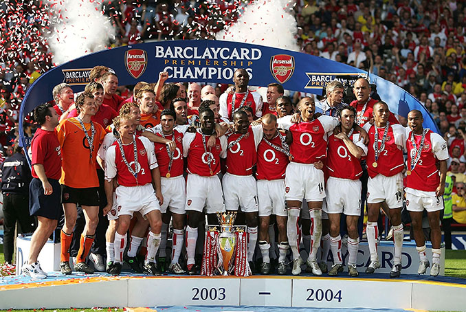 Arsenal de "Los Invencibles" celebrando en Highbury la Premier League 2003-2004 - Odio Eterno Al Fútbol Moderno