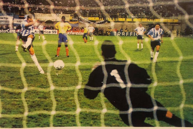 Palermo erró tres penaltis ante Colombia en 1999 - Odio Eterno Al Fútbol Moderno 