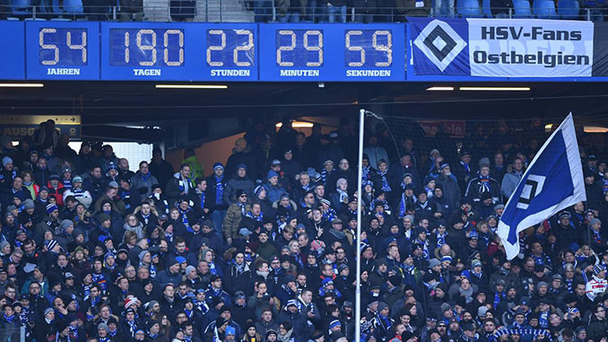 El reloj del Volksparkstadion paró su contador en la primavera de 2018 - Odio Eterno Al Fútbol Moderno