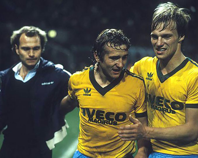 La camiseta amarilla que el Bayern de Múnich utilizó contra el Kaiserslautern en 1983 - Odio Eterno Al Fútbol Moderno 