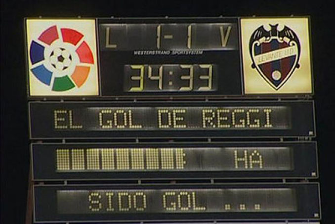 Videomarcador del Ciutat de València con la famosa frase el gol de Reggi ha sido gol - Odio Eterno Al Fútbol Moderno 
