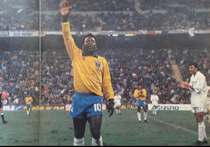Partido homenaje a Pelé en San Siro - Odio Eterno Al Fútbol Moderno 