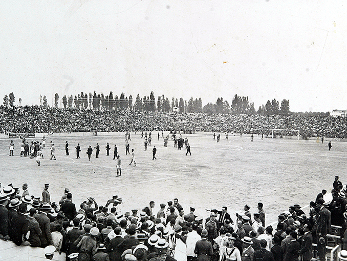 Estadio de Mestalla durante su inauguración en 1923 - Odio Eterno Al Fútbol Moderno