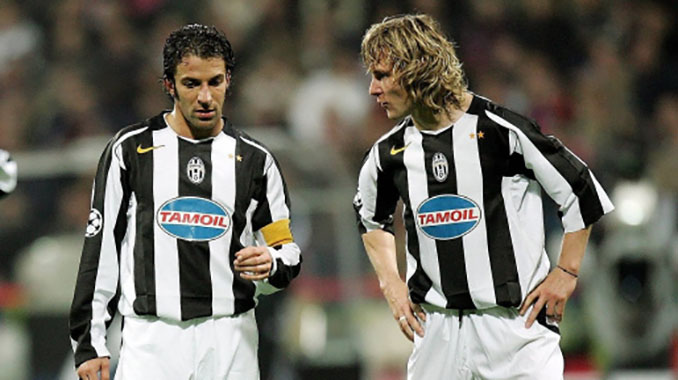 Del Piero y Nedved luciendo el mítico sponsor Tamoil en la camiseta de la Juventus - Odio Eterno Al Fútbol Moderno 