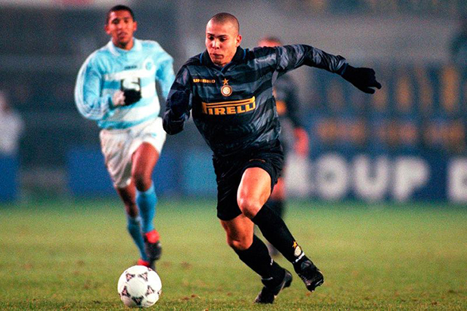 Gol de Ronaldo a la Lazio en la final de la Copa de la UEFA de 1998 - Odio Eterno Al Fútbol Moderno