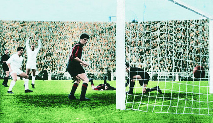 Gol de Gento que dio al Real Madrid su tercera Copa de Europa en 1958 - Odio Eterno Al Fútbol Moderno 