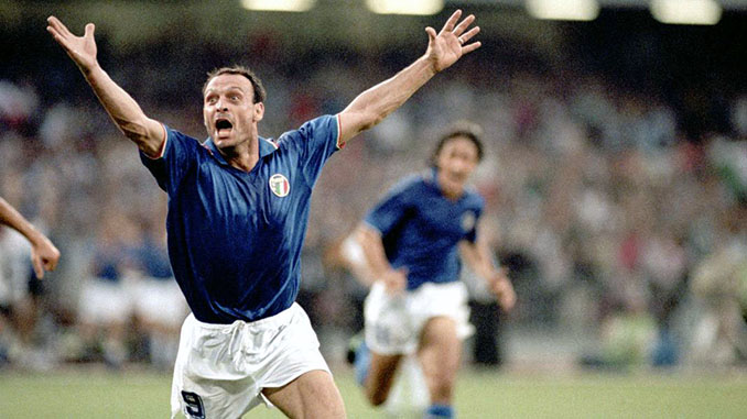 "Totó" Schillaci celebra uno de sus goles en Italia '90 - Odio Eterno Al Fútbol Moderno 