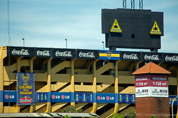 Publicidad de Coca-Cola en La Bombonera - Odio Eterno Al Fútbol Moderno