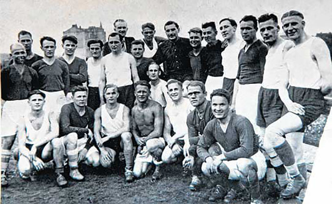 La selección de Euskadi junto al Dinamo de Kiev en julio de 1937 - Odio Eterno Al Fútbol Moderno 