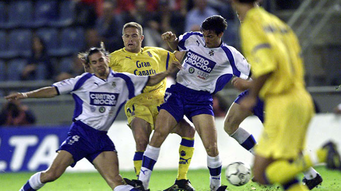 Derbi canario del 22 de diciembre de 2001. El primero en Primera División - Odio Eterno Al Fútbol Moderno