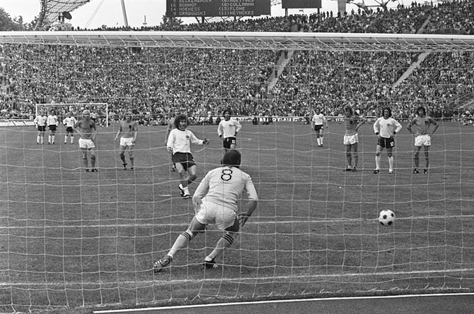 El portero Jan Jongbloed lució el "8" en la Copa del Mundo de 1974 - Odio Eterno Al Fútbol Moderno 