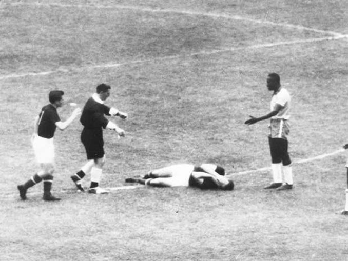 Futbolista lesionado en el Hungría vs Brasil de 1954 - Odio Eterno Al Fútbol Moderno 