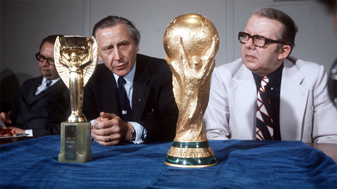 El trofeo fue sustituido tras el robo de la Copa del Mundo en 1983 - Odio Eterno Al Fútbol Moderno