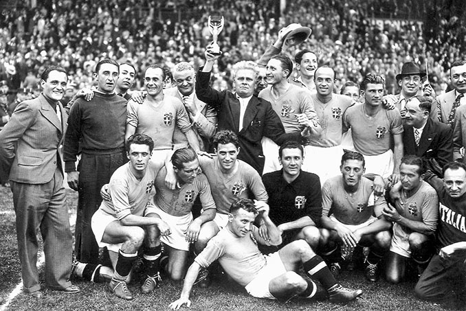 Italia campeona del mundo en 1938. Primera vez que se revalidó el título - Odio Eterno Al Fútbol Moderno