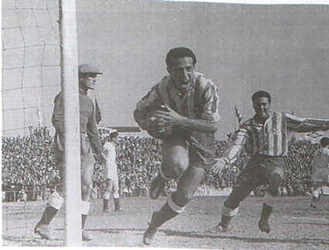 Pedro Bazán celebrando un gol con el CD Málaga - Odio Eterno Al Fútbol Moderno