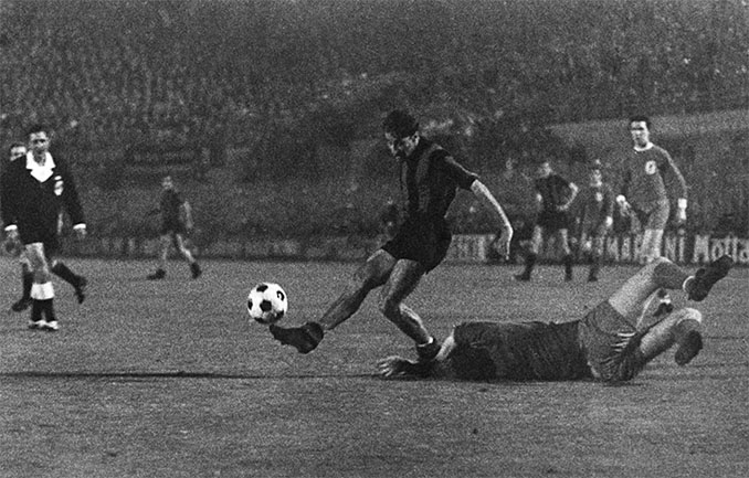 El gol de Peiró al Liverpool le valió el apodo de “Il Rapinatore” - Odio Eterno Al Fútbol Moderno