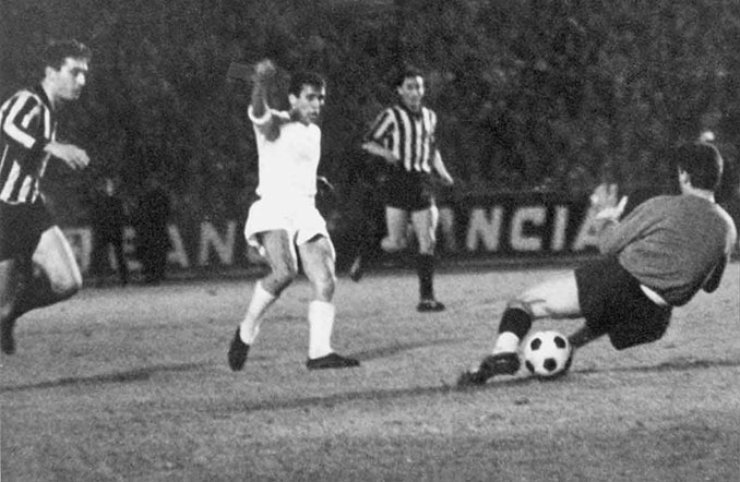 Gol de Amancio al Partizán de Belgrado en la final de la Copa de Europa de 1966 - Odio Eterno Al Fútbol Moderno