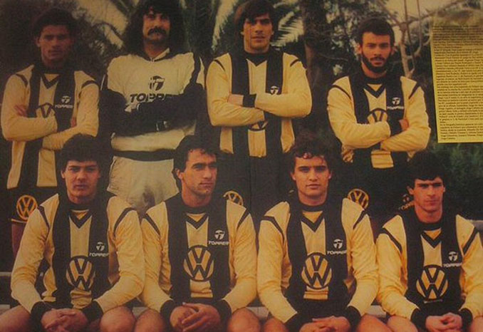 Jugadores de Peñarol protagonistas del 8 contra 11 en el clásico del fútbol uruguayo de 1987 - Odio Eterno Al Fútbol Moderno