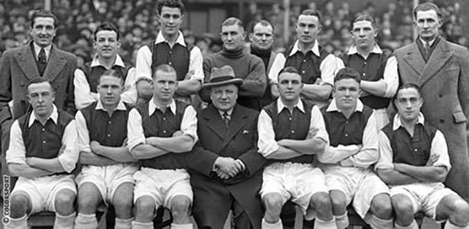 La camiseta del Arsenal adoptó las mangas blancas en 1933 - Odio Eterno Al Fútbol Moderno