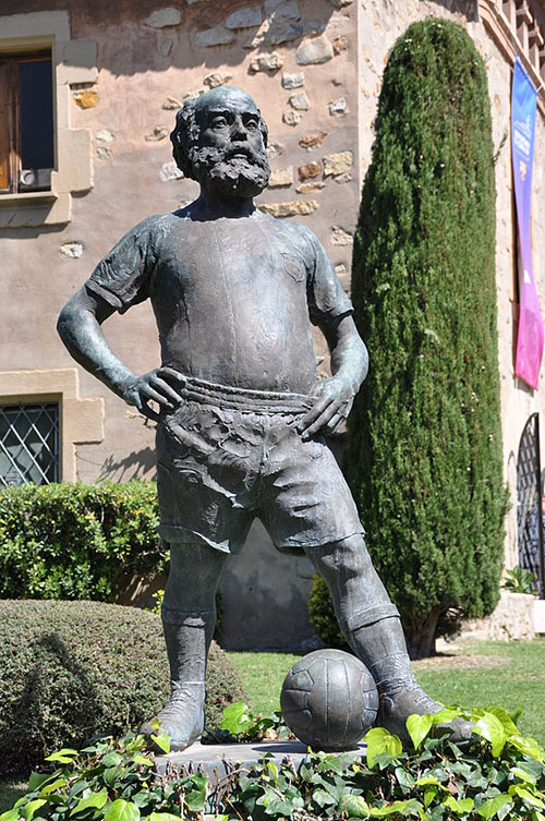 Estatua del “Avi del Barça” en la antigua sede de La Masía - Odio Eterno Al Fútbol Moderno