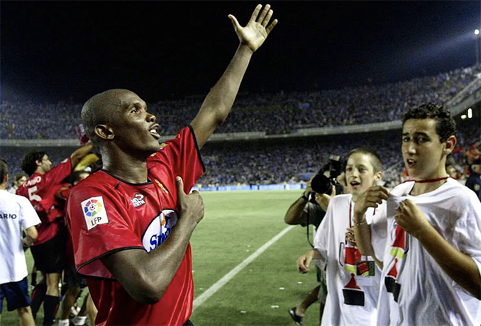 Samuel Eto’o marcó un doblete en la final de la Copa del Rey de 2003 - Odio Eterno Al Fútbol Moderno