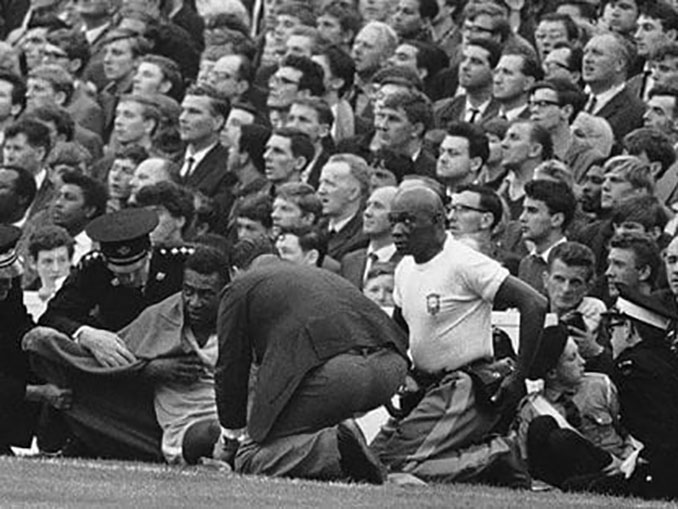 Pelé sufrió la dureza de los rivales en el Mundial de 1966 - Odio Eterno Al Fútbol Moderno