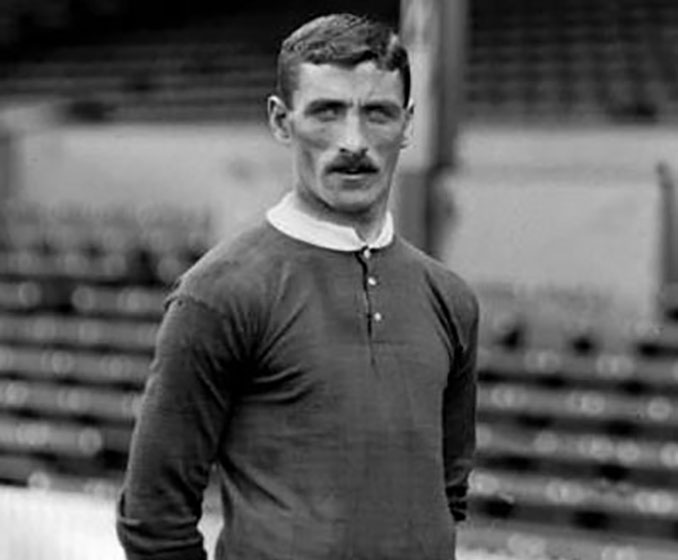 Billy Meredith con la camiseta del Manchester United - Odio Eterno Al Fútbol Moderno Billy Meredith con la camiseta del Manchester United - Odio Eterno Al Fútbol Moderno